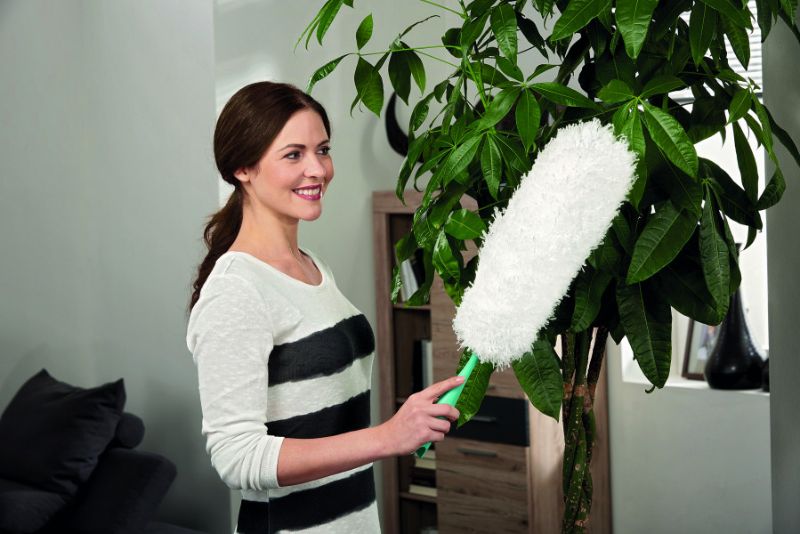 Extra-large Leifheit Click System duster with anti-static microfibers for efficient dusting of large surfaces and tight spaces.