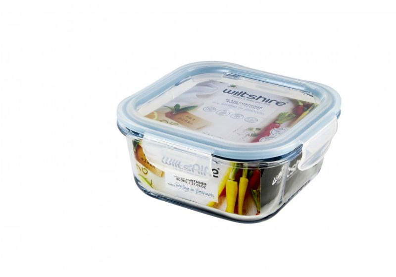 Wiltshire 800ml square glass container with airtight seal, perfect for meal prep and food storage.